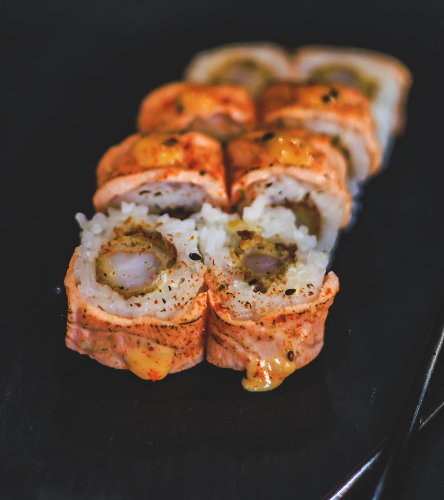 Flamed salmon rolls